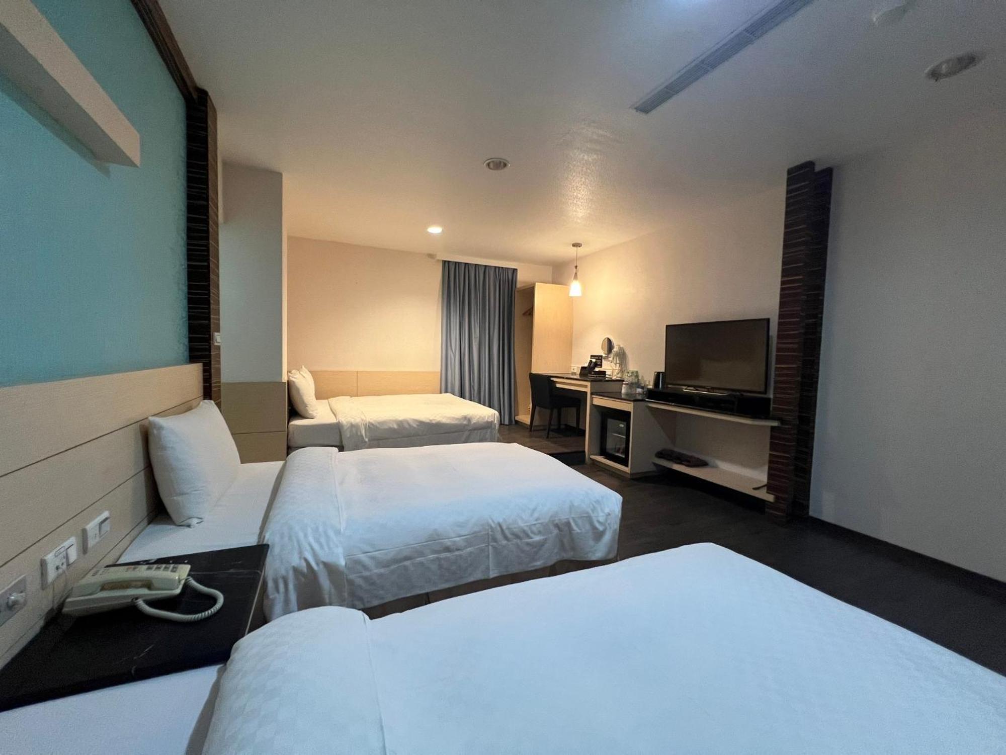 Hua Xiang Hotel -Zouying Гаосюн Екстер'єр фото